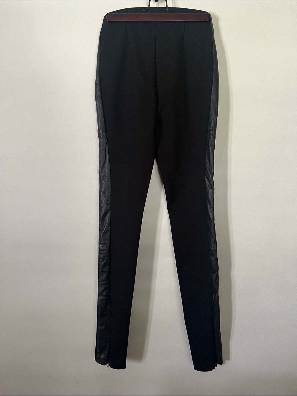 Like New Danier Black Women’s Pants with Leather Side Panels